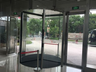 酒店旋轉(zhuǎn)門維修的重要性，以及應(yīng)對常見問題的方法