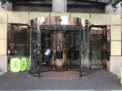 旋轉(zhuǎn)門技術(shù)在建筑中的作用是什么？
